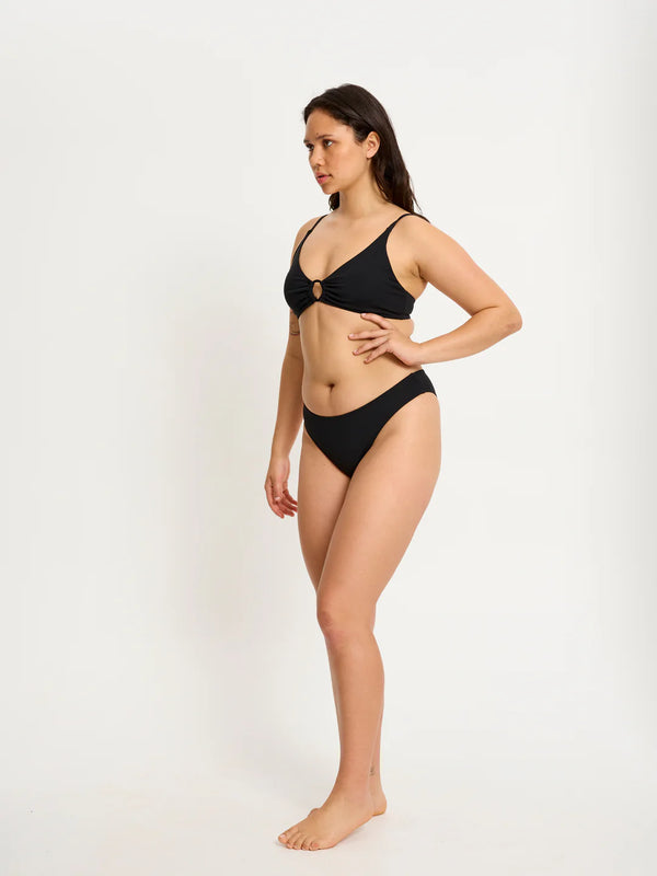 Sundbuxur með smáklipptu baki - Svartar